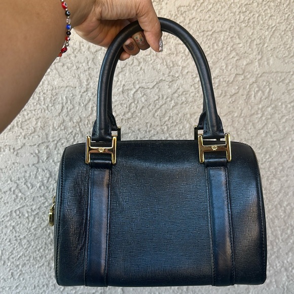 {VGUC} MCM cute leather hand bag - Picture 2 of 15